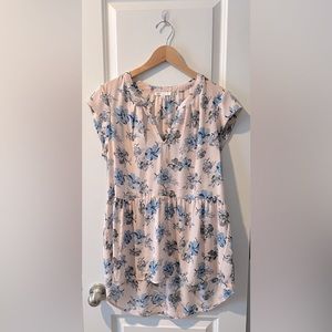 DR2 floral short sleeve blouse. Size medium